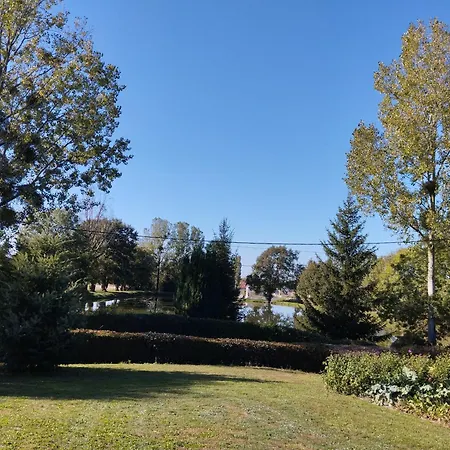 Maison Au Calme Avec Vue Etang Vakantiehuis Clesse (Deux-Sevres)