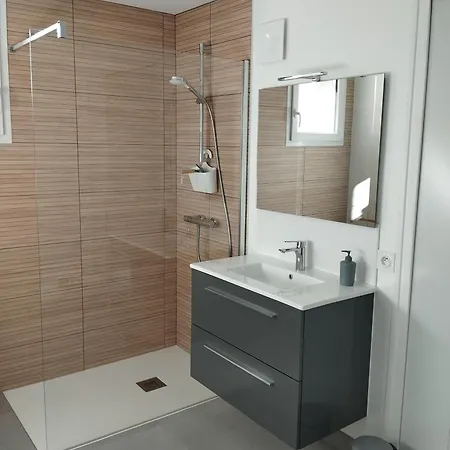 Vakantiehuis Maison Au Calme Avec Vue Etang Clesse (Deux-Sevres)