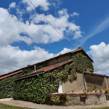 Maison Au Calme Avec Vue Etang Holiday home *