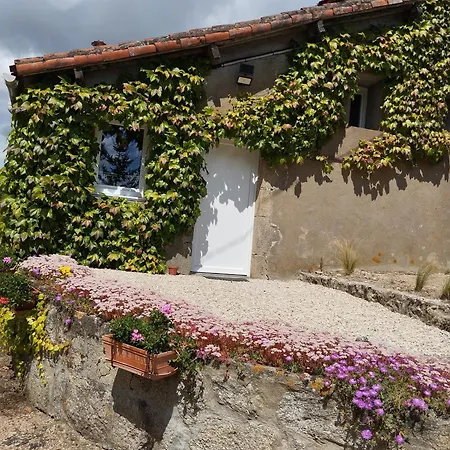Maison Au Calme Avec Vue Etang Clesse (Deux-Sevres)