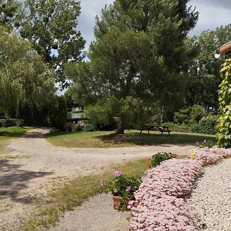 Vakantiehuis Maison Au Calme Avec Vue Etang