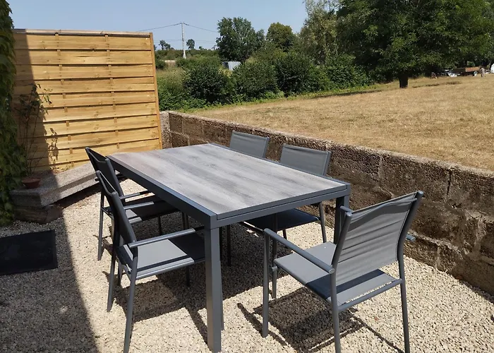 Maison Au Calme Avec Vue Etang * Clesse (Deux-Sevres)